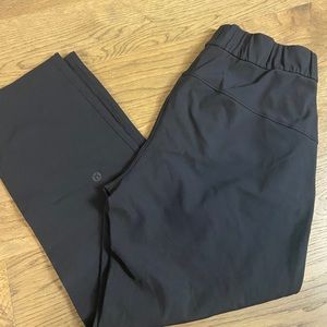 Black Lululemon Cropped Joggers Size 4